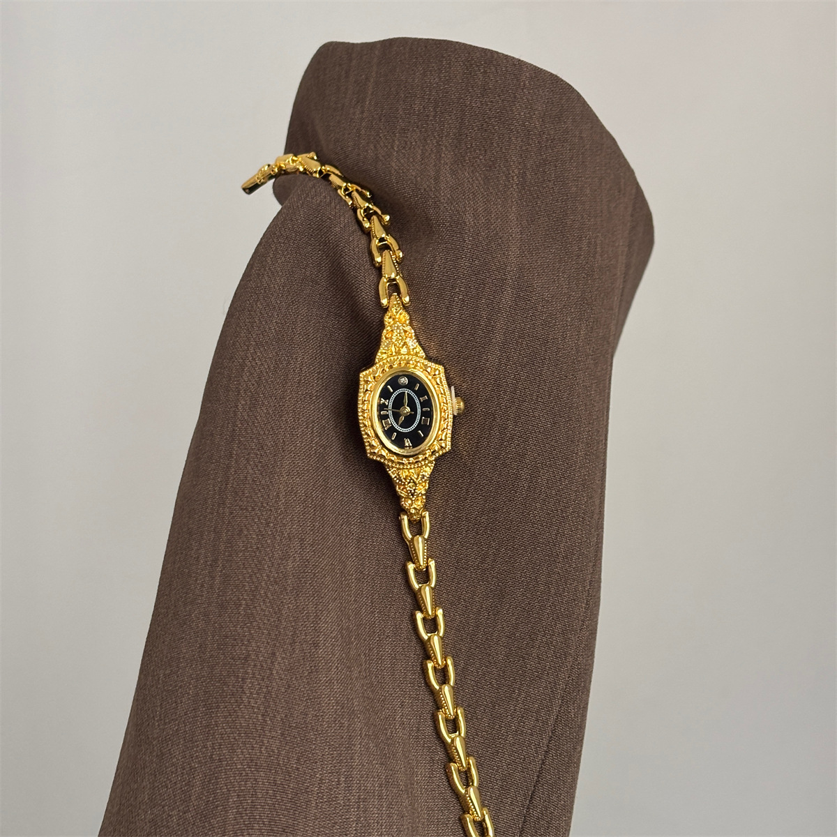 Vintage Niche Diamond Inlaid R - Luxury Watch Grade review and price